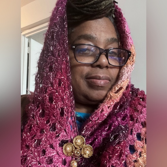 Vintage Goldtone Brooch/Pin - Picture 3 of 6